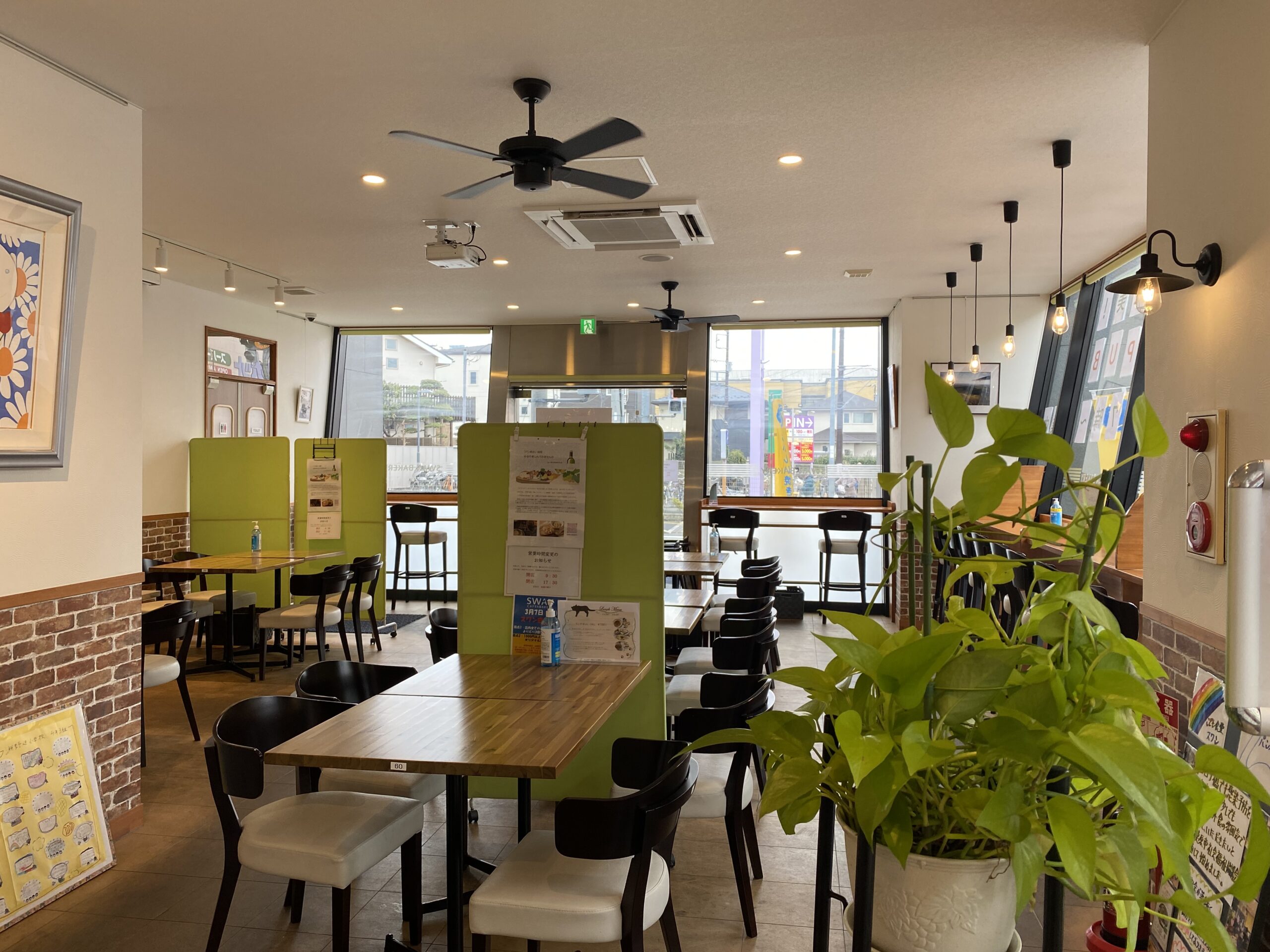 スワンカフェ＆ベーカリーさがまち店