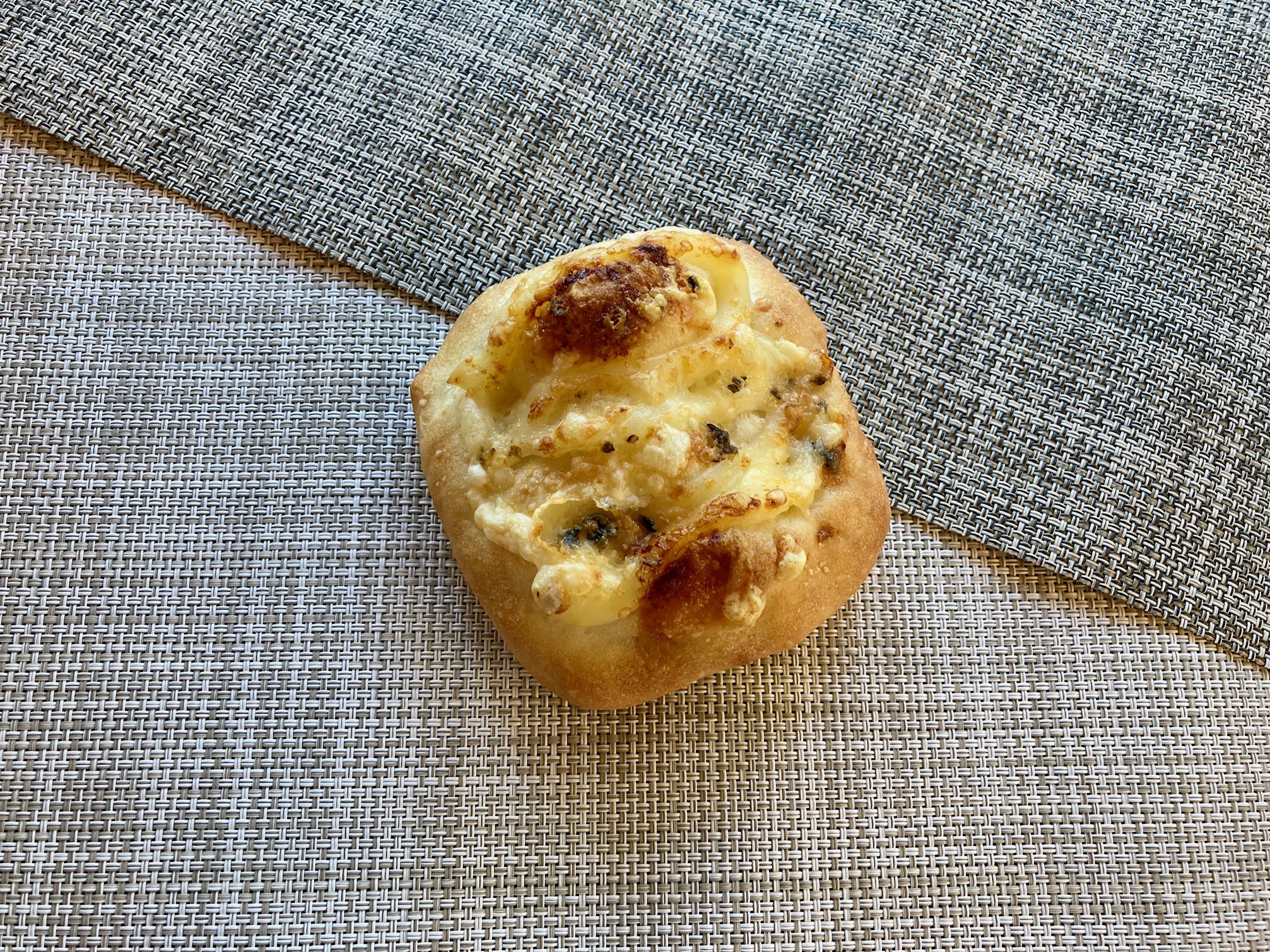 miniフォカッチャ（4種チーズ）